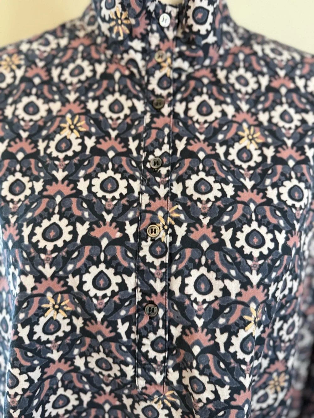 Xirena abstract floral long sleeve top gray pink black white SZ SM - Picture 5 of 14